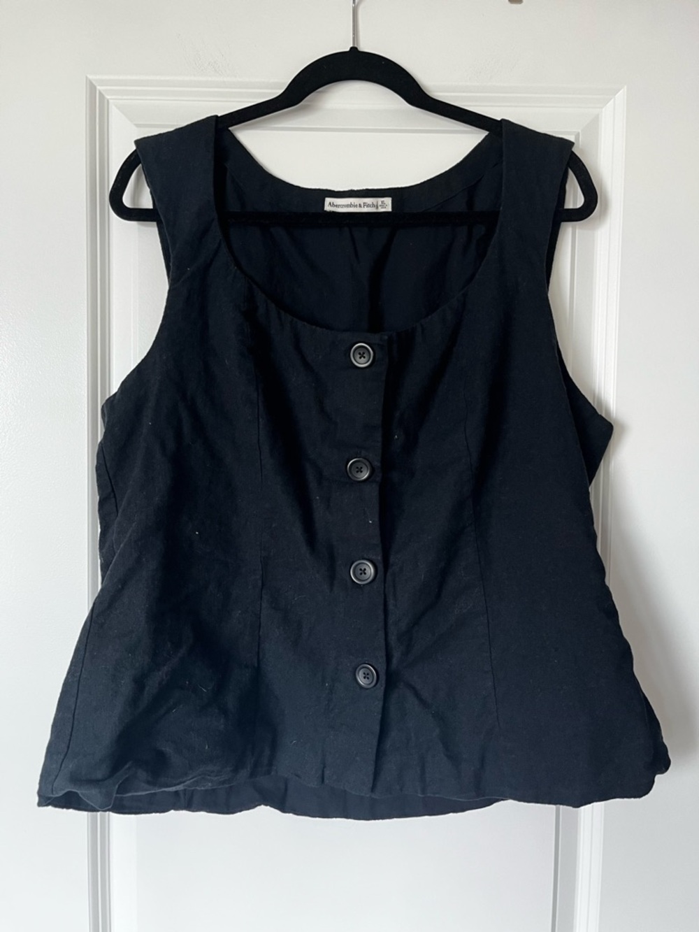 Abercrombie & Fitch Black Button-Front Sleeveless Tank Vest